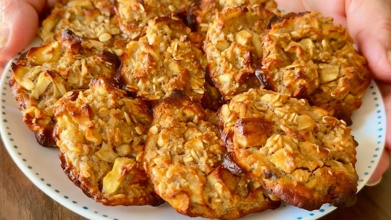 Leckeres Rezept mit Haferflocken und Äpfeln, ideal ohne Zucker oder Mehl.